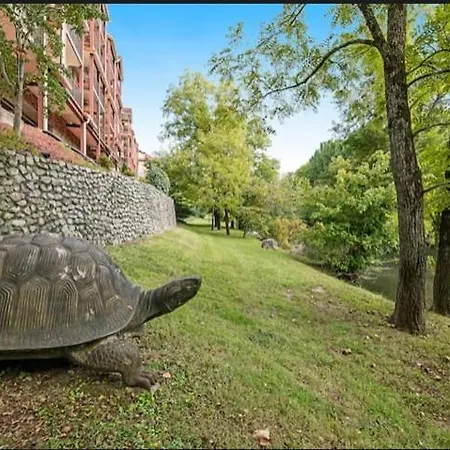 Bandit'S Riverfront Retreat - Mountain View- Condo-Fishing-Balcony-Fireplace-Great Location! Pigeon Forge Exterior photo
