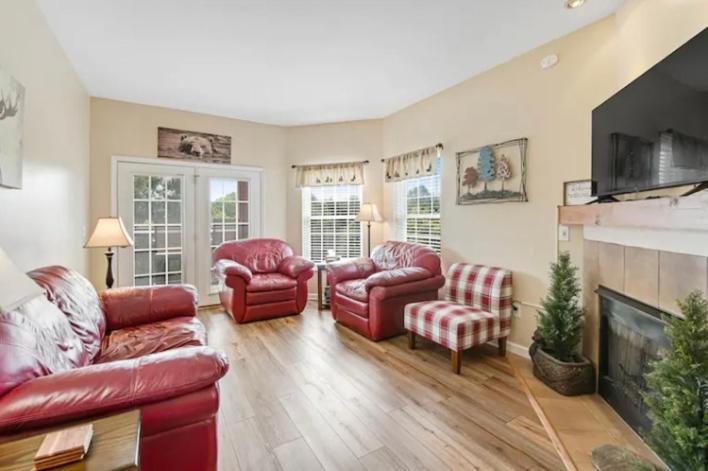 Appartement Bandit's Riverfront Retreat - Mountain View- Condo-fishing-balcony-fireplace-great Location! Pigeon Forge